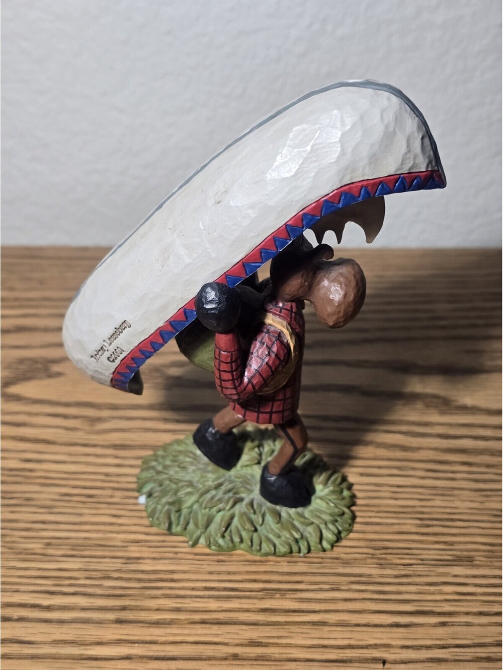 Rodney Leeselberg 2001 Moose Carrying Canoe Figurine Cabin Lodge Decor 6"